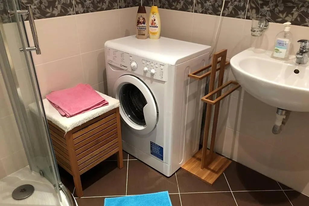 Modern Apartments - Airport 8Mins Prague