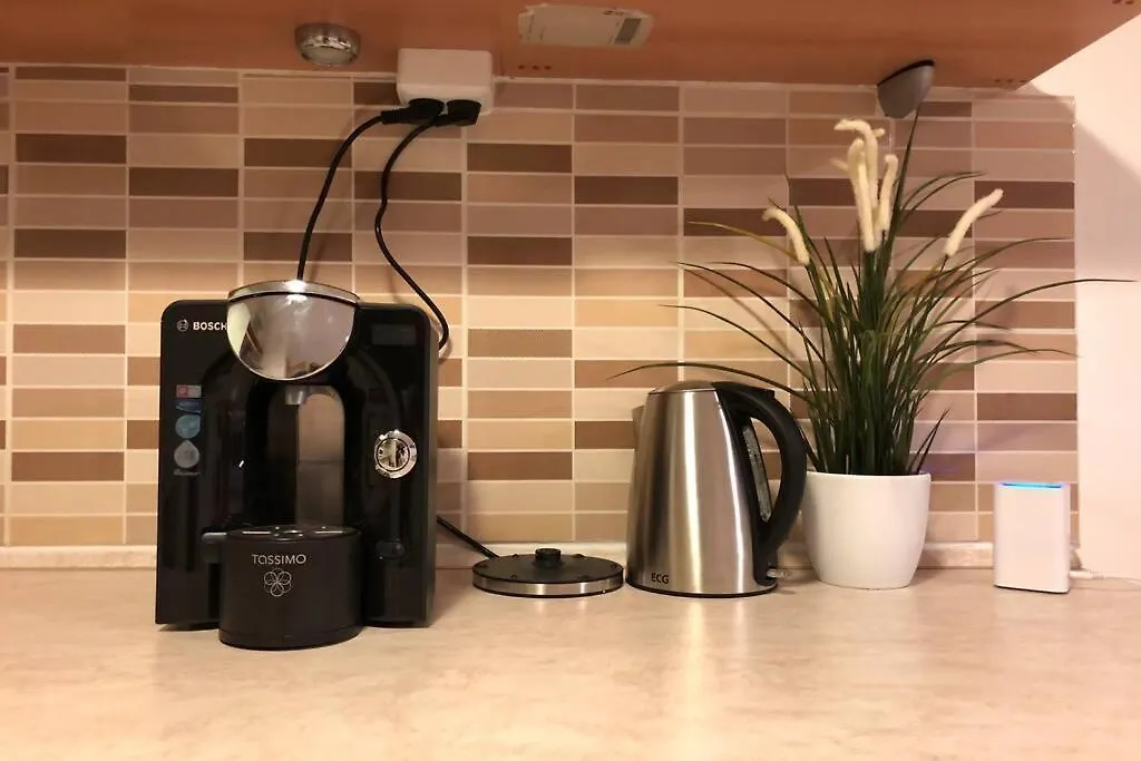Modern Apartments - Airport 8Mins Prague