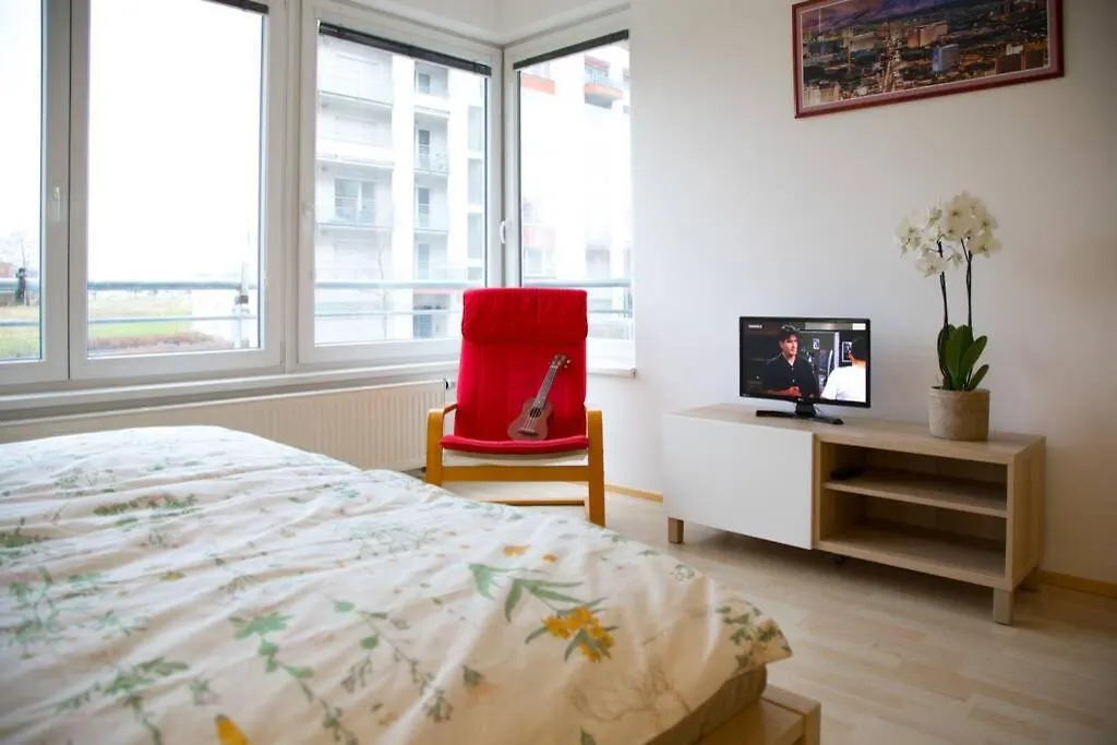 Modern Apartments - Airport 8Mins Prague