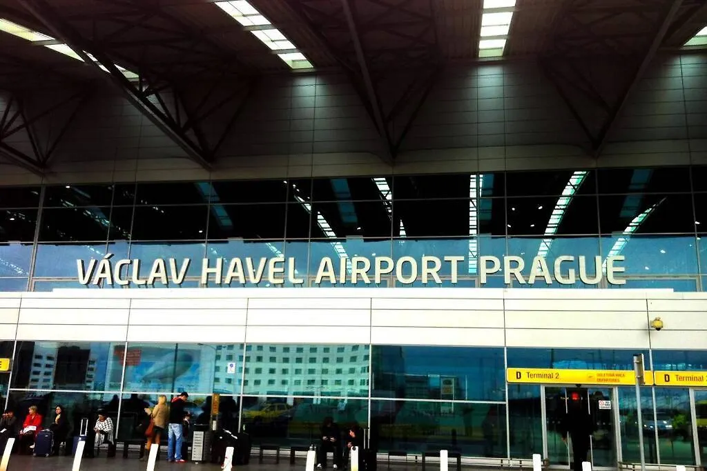 Modern Apartments - Airport 8Mins Prague